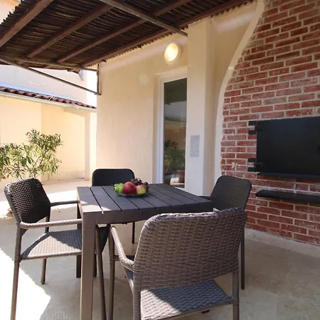 Padulj 1365 Apartment