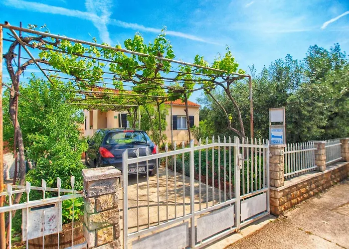 Apartment Padulj 1365 *